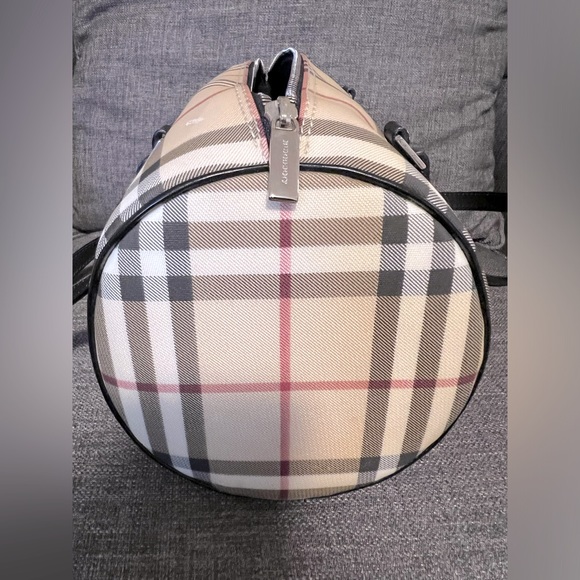 Vintage Burberry Nova Check Barrel Bag - Picture 4 of 12